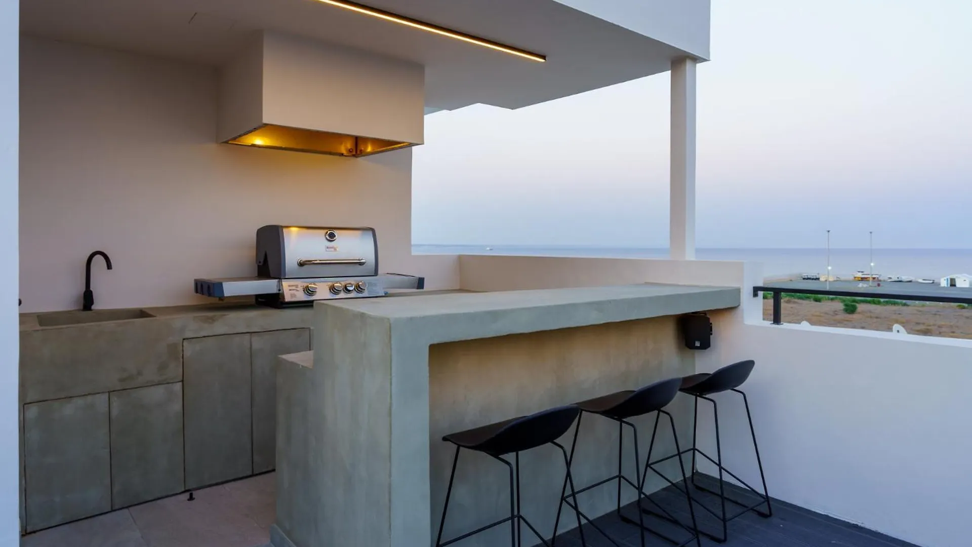The Penthouse - 3Br Seaview With Private Pool In Larnaca Apartment Cyprus